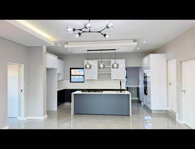 4 BEDROOM HOUSE FOR SALE IN FOUNTAINBROOK ESTATE